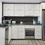 Apartment Two Bedroom In Riviera Del Sol *